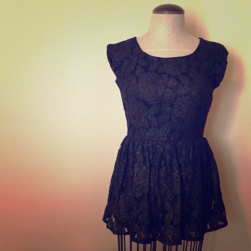 Forever 21 Small Black Lace Peplum Top